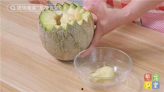 吃碗哈密瓜,一口咬下，甜蜜满溢